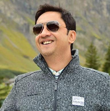 dr._pamit_tiwary